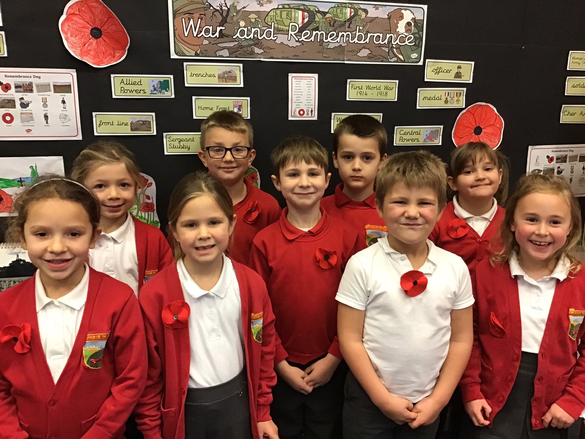 HighamRISE's tweet photo. #ClassTwo have also made wearable poppies out of felt, developing their sewing skills along the way. https://t.co/pTkT5mLiZR