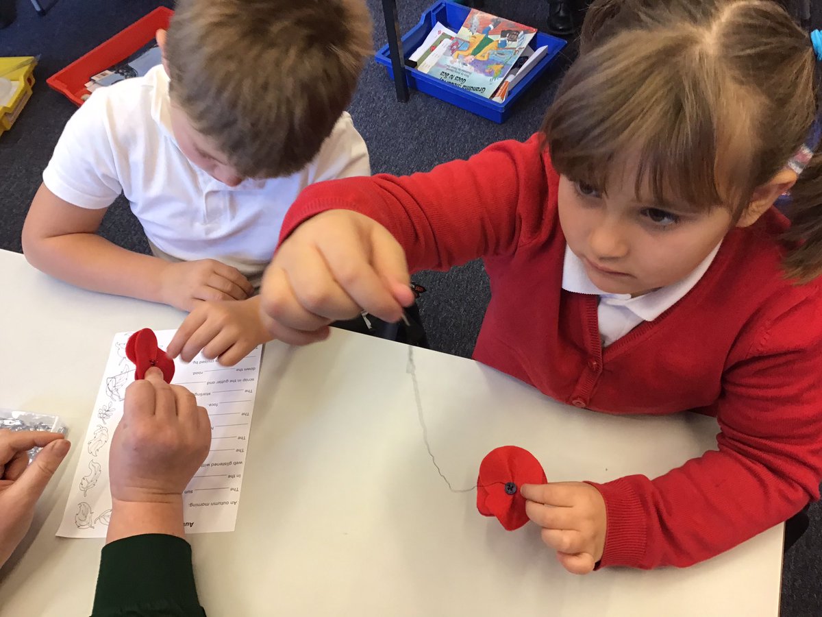 HighamRISE's tweet photo. #ClassTwo have also made wearable poppies out of felt, developing their sewing skills along the way. https://t.co/pTkT5mLiZR
