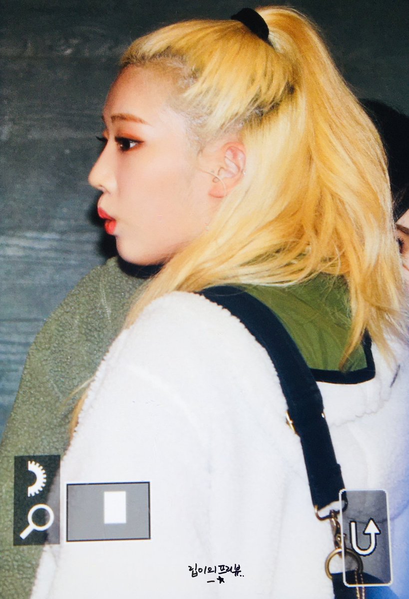 LittleEveryDay1's tweet photo. 201105

ㄱㄹㄱㅇㅇ🥰

#이달의소녀 #LOONA #김립 #kimlip https://t.co/kCrkQVlQV0