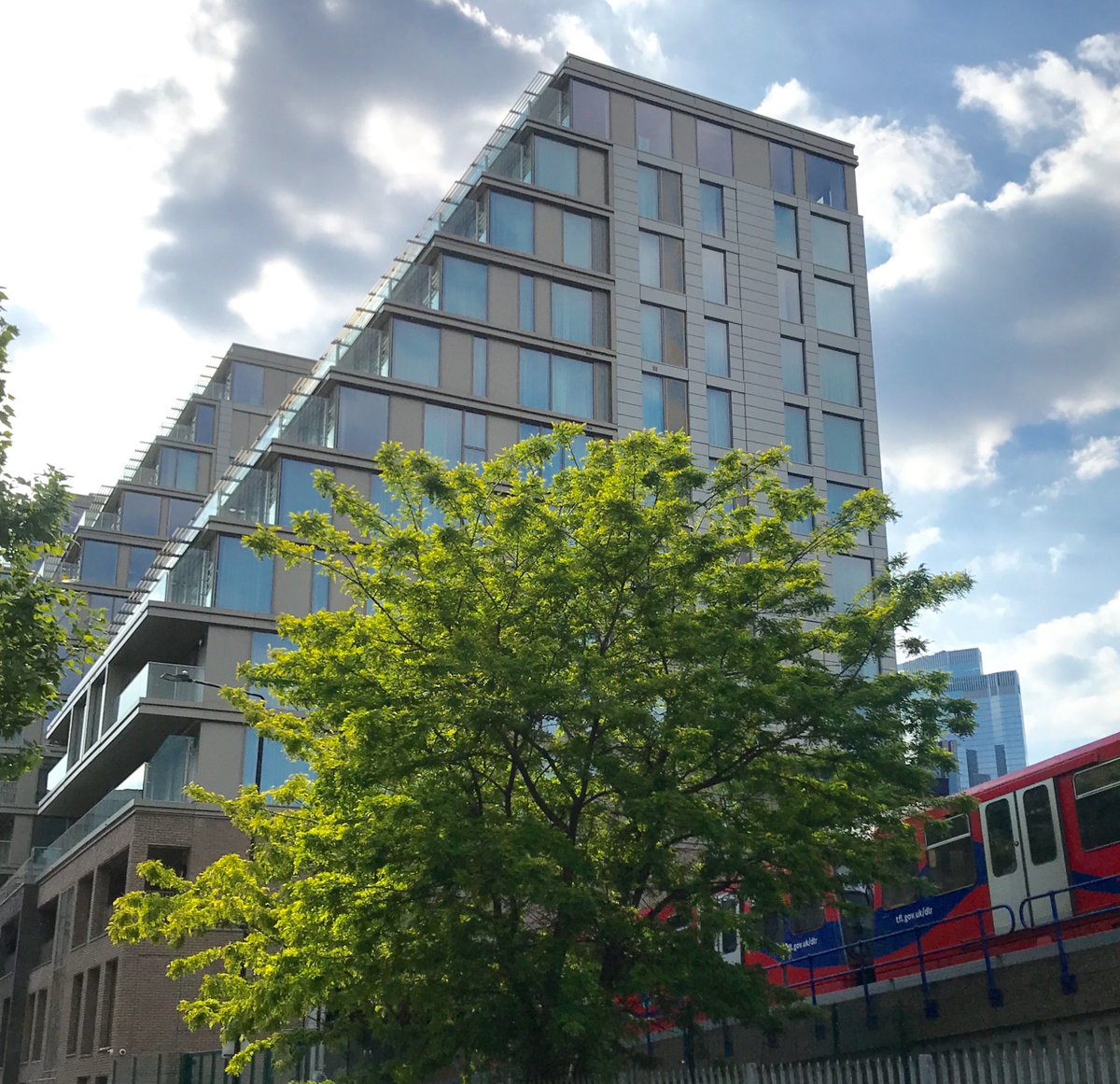 Farrells's tweet photo. #FarrellsLondon has recently completed work on two iconic projects.
Royal Mint Gardens is a combination of visionary #architecture and innovative #engineering, while the #Pantechnicon is a modern restoration of a landmark space.
To find out more: https://t.co/96Foq9ywrk https://t.co/THhyyJMm9q