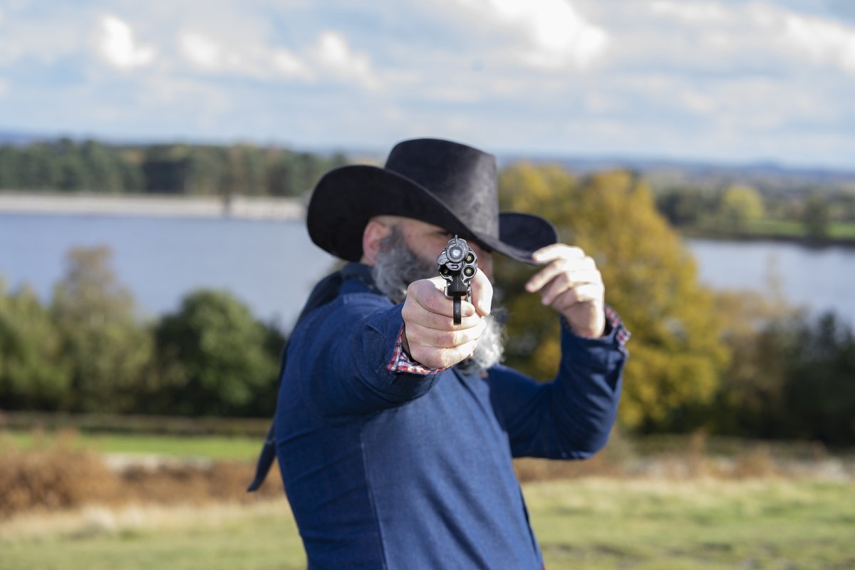IanLoasbyPhoto's tweet photo. Sobering thought;
This is the last thing some people will see today and tomorrow and the days after
#guncrime #crime #guns #NRA #posed #photoshoot #seriousmessage #notatoy #themed #setup #hireme #forhire #COWBOY #CowboysNation #Western #stetson. @pete_nata https://t.co/UV0TOTVRWb