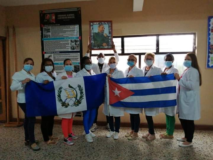 Celebramos el 22 Aniversario de la Brigada Médica Cubana en Guatemala ratificando que siempre seguiremos defendiendo los ideales y el pensamiento de nuestro Comandante en jefe de mantener el carácter internacionalista y altruista de las misiones médicas cubanas. #CubaCoopera
