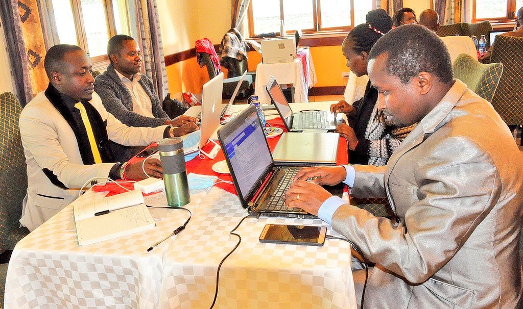 Environment_Ke's tweet photo. The team which comprises technical experts drawn from government agencies &amp; the academia was commissioned by @Environment_Ke PS Dr Chris Kiptoo to collect primary data with a view to establish the reason behind rising water levels #RisingWaterLevels @SpokespersonGoK https://t.co/oCq0Au8iTF