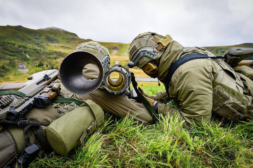 Friedrich_BH's tweet photo. The soldiers from the Austrian Army's Jägerbataillon 25 fire the Panzerabwehrrohr 66/79 recoilless rifle during the training. #Bundesheer #JgB25

Fotos: Bundesheer/Michael Steinberger https://t.co/mMcwkTyA5M