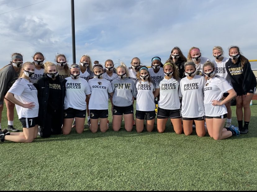 PNW_soccer's tweet photo. Beautiful practice this morning to wear our new masks!!!🦁⚽️  #roarpride #pridefor90 #MaskUpPNW #ProtectThePride https://t.co/TDRlEHTrQf