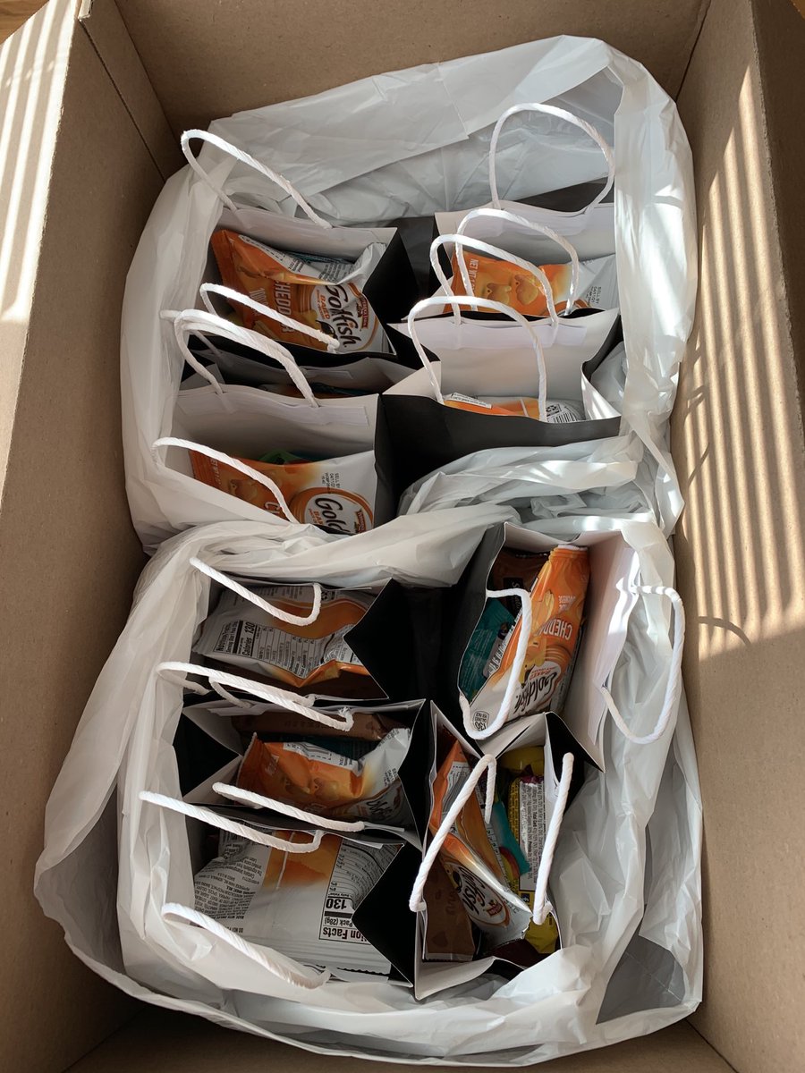cdgrant510's tweet photo. BMO Day of Caring snack packs on their way! #LiveUnited #boldlygrowthegood ⁦⁦@unitedwaychi⁩ https://t.co/H5IRpPxbW1