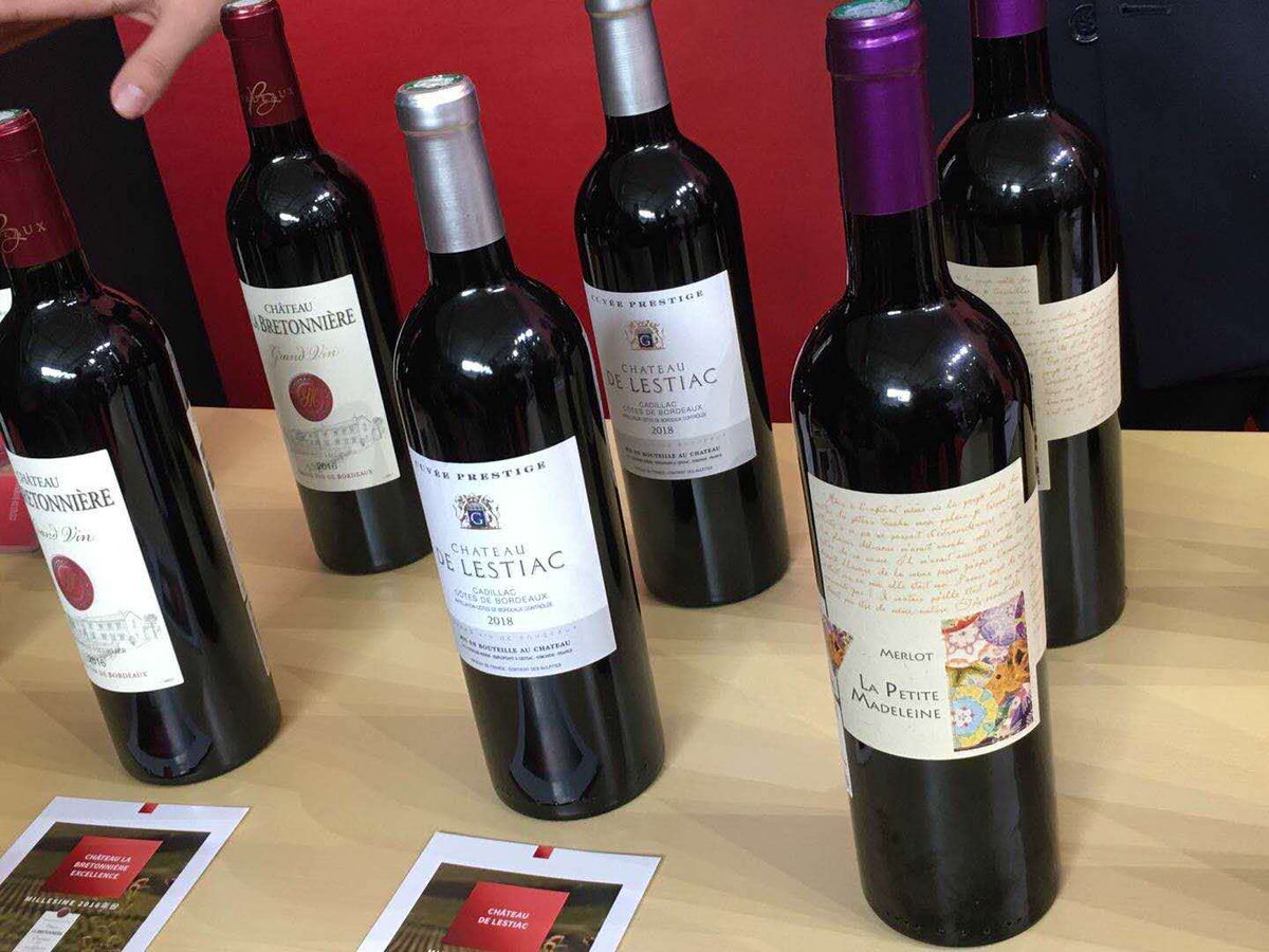 cotes2bordeaux's tweet photo. *INTERNATIONAL*
Hier s'est terminée la Tournée des @VinsdeBordeaux en Chine ! Retour en image sur cette opération qui a mis à l'honneur nos vins des #CôtesDeBordeaux dans 4 villes chinoises. Mission réussie ! #vins #export https://t.co/5gfUHAXQTY