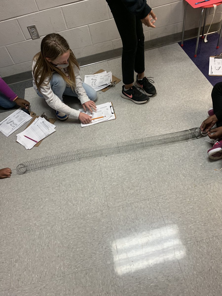 DrLilLewis's tweet photo. More #AMSTIScience @demsbulldogs 6th Graders in @KJTeachCounsel ‘s classroom! @AMSTI_UA_UWA T-Waves & S-Waves-learning about earthquakes! https://t.co/w204PgRvMy