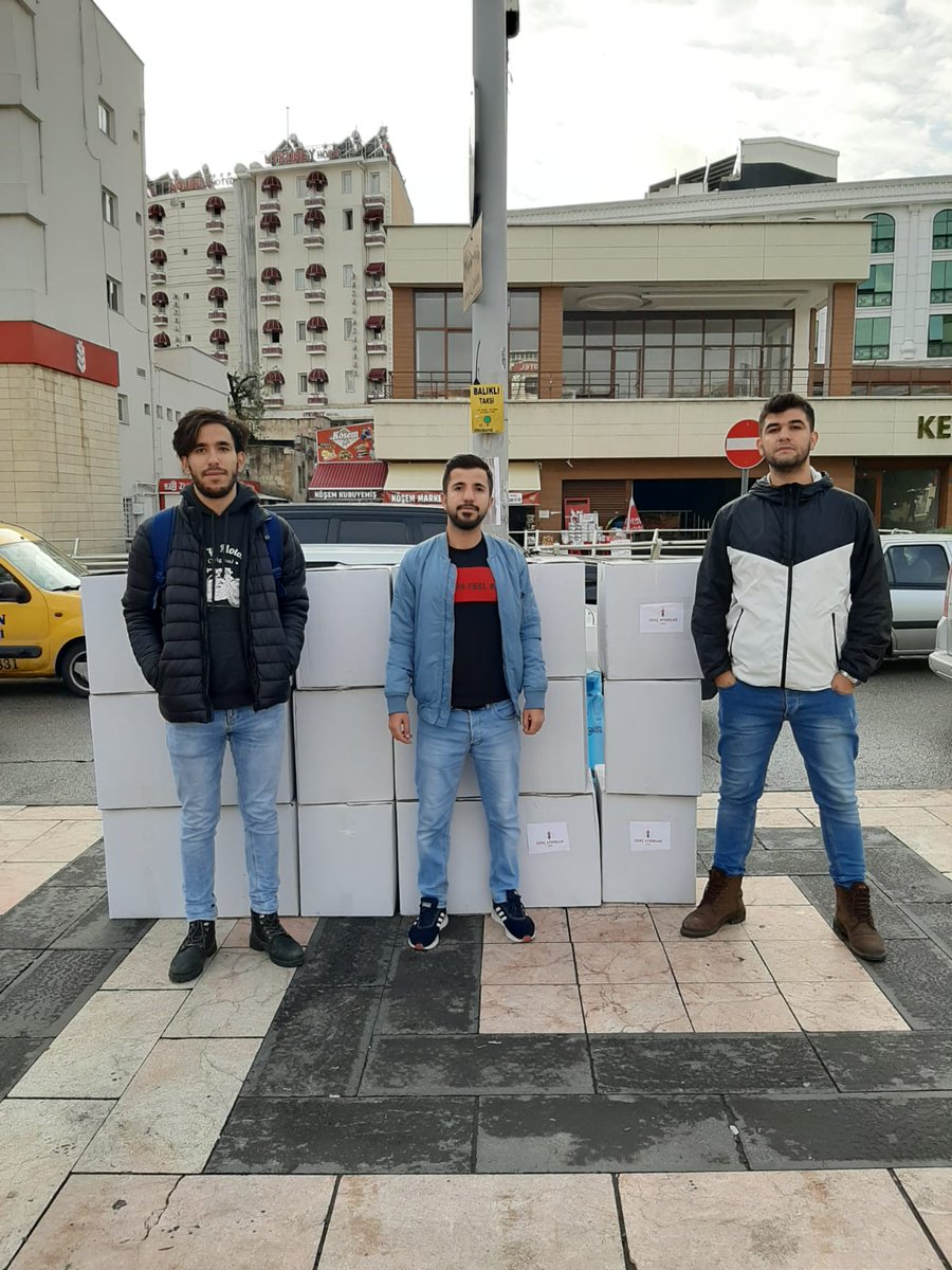 Genç Aydınlar Gaziantep birimi olarak, İzmir depremzedeleri için hazırladığımız yardım kolileri bugün itibariyle yola çıkmıştır.#Yanındayızİzmir
#izmirgecmisolsun