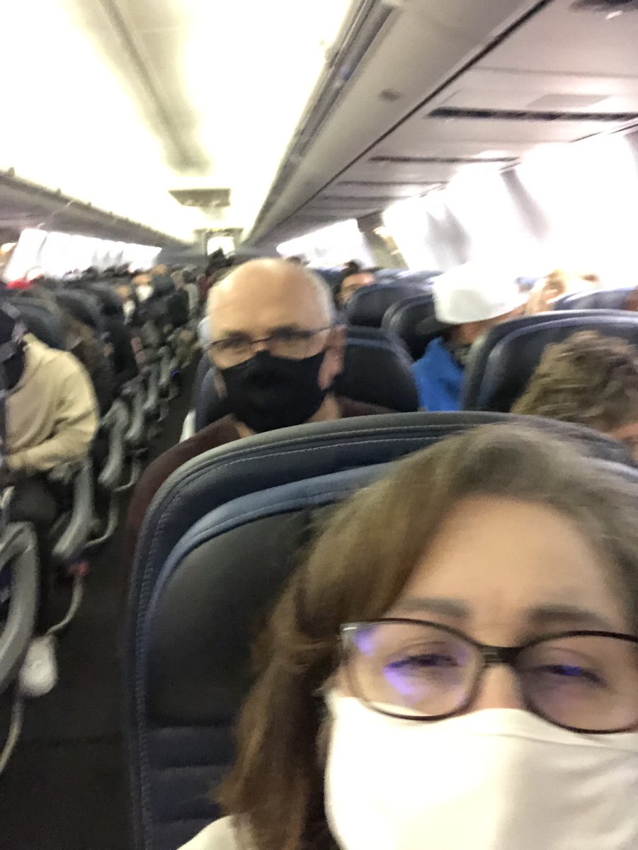 STH_WA's tweet photo. Apparently @united has given up any attempt social distancing. UA 2494 from Seattle to Houston today.  Totally full flight - all seats filled.  #COVID19 https://t.co/1LhgMb3VRO