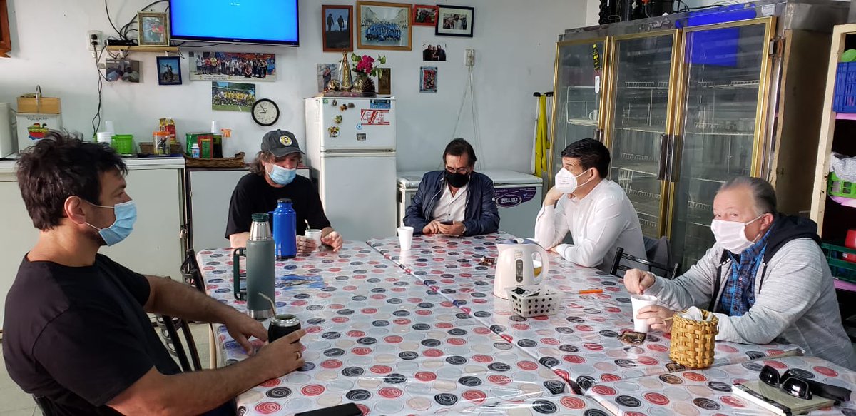 ArnaldoDMedina's tweet photo. Esta mañana recorrimos el Barrio La Carcova junto al Padre Pepe; el subsecretario de Prevención, Investigación y Estadísticas en Materia de Drogas del @Sedronar Matías Dalla Fontana; el presidente del Club San Juan Bosco Víctor Lupo, @Patri_Mansi  y @CarlosSanguinet (1/2) https://t.co/S9LFl1jYwU