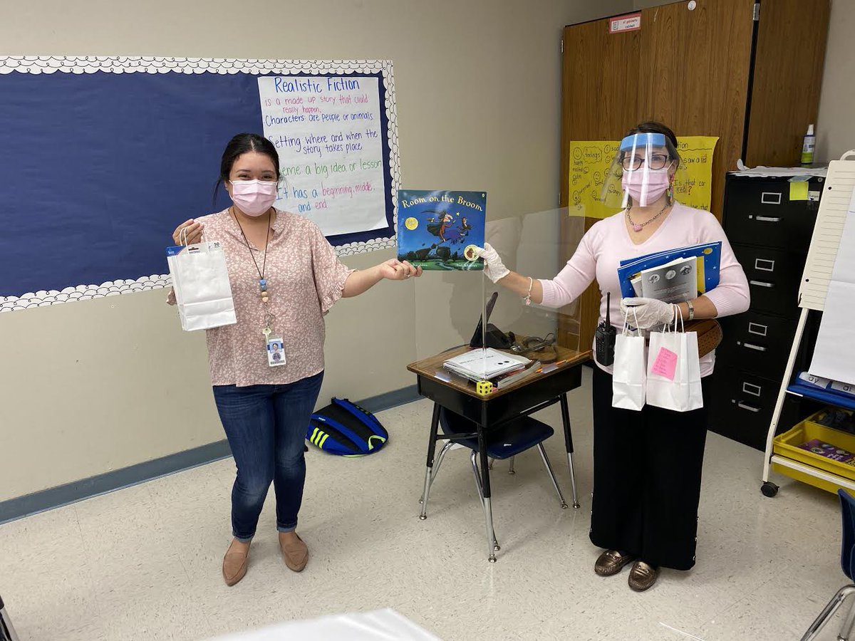 rvlobos's tweet photo. Proud @NISDPassmore Panther Book Bags  distributed for October on Friday for best attendance for individual sts and class. / Bolsas de Libros de Panteras Orgullosas para octubre el viernes para mejor asistencia para alumnos individuales e clases. @NISD @NISDSASC https://t.co/ocUEYe5HVn