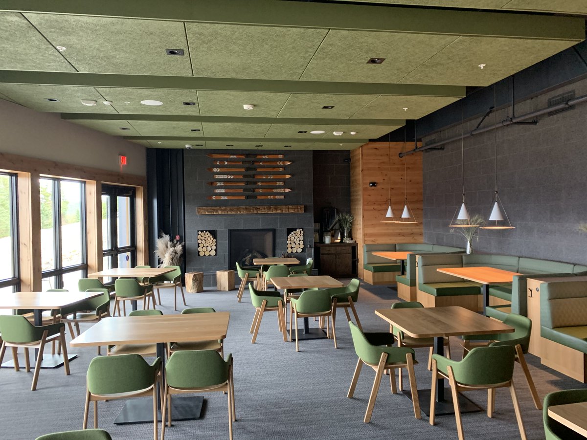 AlleghenyMllwrk's tweet photo. Introducing @BrettonWoodsonMountainLodge, a project in New Hampshire, we recently completed in a team effort with @EngelberthConstruction, Inc. and others! What an inviting atmosphere! https://t.co/kjRn8M9nyp