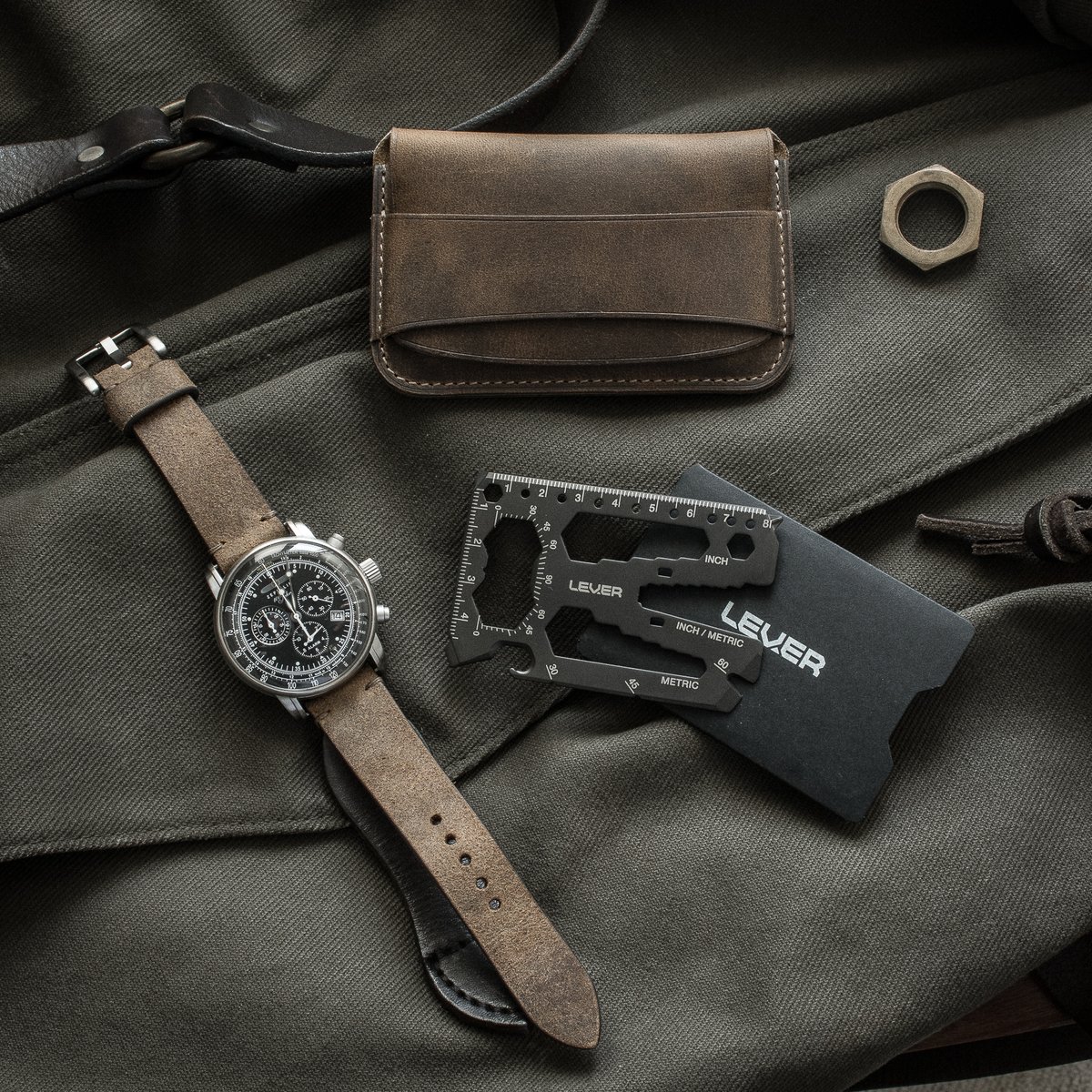 LeverGear's tweet photo. 🕶️👞💼 #edc #everydaycarry #gear #watches #classy https://t.co/RtXnCE2Oyf