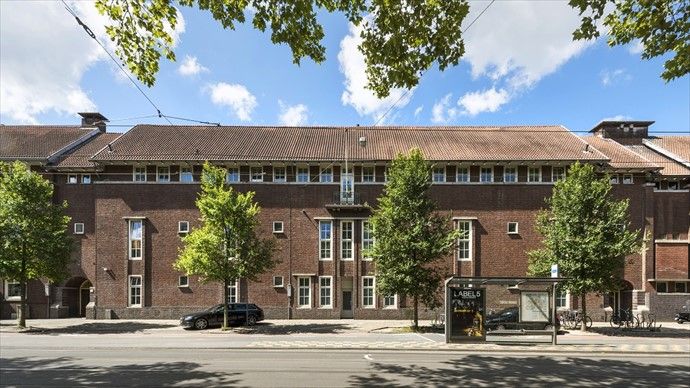 In Amsterdam gaan we de technische installaties uitvoeren van 32 zorgappartementen. Een voormalig politiebureau wordt getransformeerd tot zorgappartementen voor ouderen met geheugenproblemen. Info: lowik.nl/projecten/nieu…