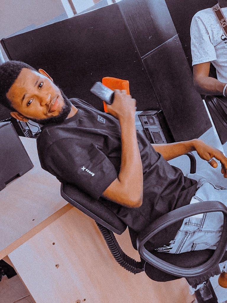 G_Graphix_'s tweet photo. #just blv he is still active #God https://t.co/DRq8Rezgi7