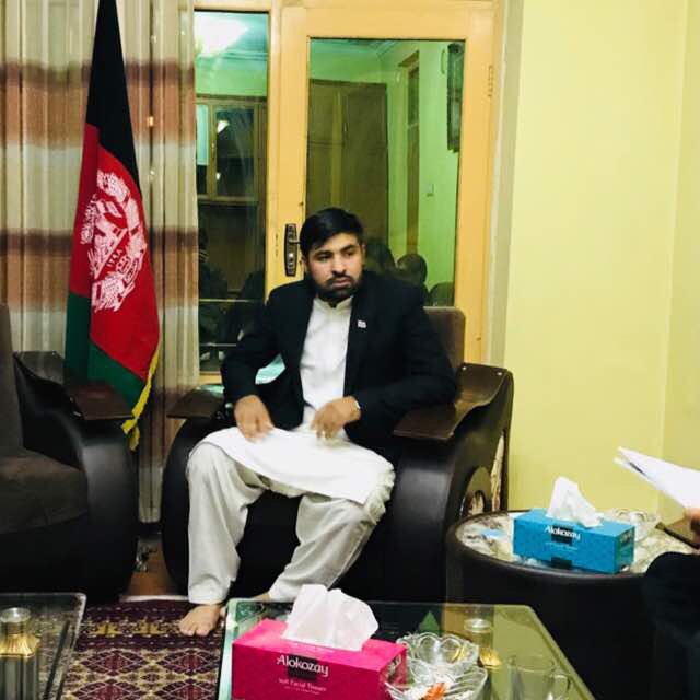 JamilKhostai's tweet photo. دعابه کړې خېره به نه کړې 
زه دمښام نری لوګی يم لاړ به شمه https://t.co/jr5zVVDfKV