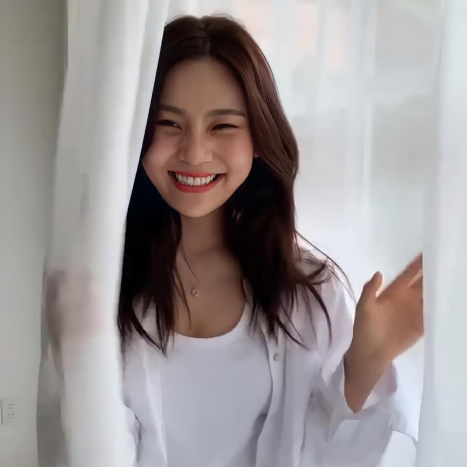 BuddyKpoper's tweet photo. YES THIS IS THE SAME PERSON.
@GFRDofficial @GFRDofficialJP 
#GFRIEND
#MAGO1stTeaser
#D3toGFRIENDMAGO https://t.co/VnteIixUum