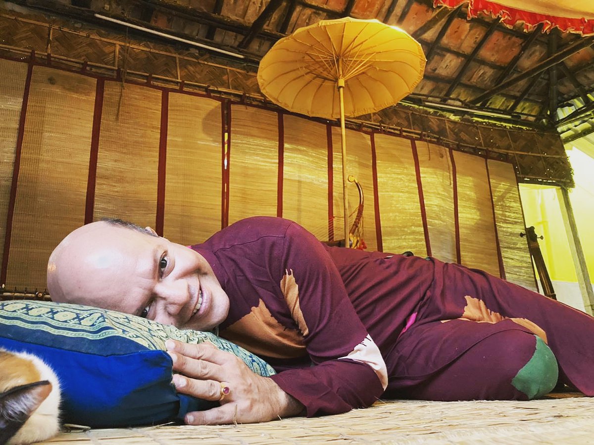 sappsudarshan's tweet photo. The hint of the smile that stays with you for having a great time in tranquility in the lap of a gurukul!!! 
Yes or Yes My Pace #choreosudarshan #globaldancer #ThursdayThrills https://t.co/1Xj63ov5jq