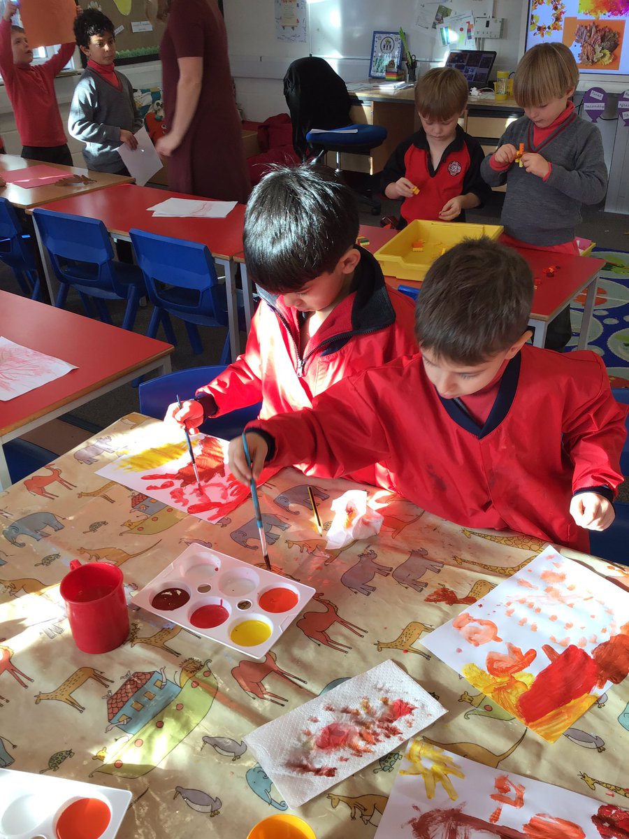 BGS_LowerSch's tweet photo. Year 1 have been exploring seasonal changes in Art and Science #BGSart #BGSscience #BGSyear1 #BGSpsb https://t.co/iO6MskXsYZ