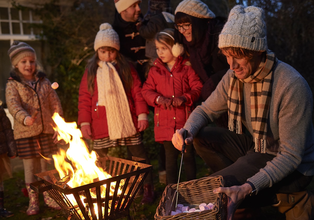 Happy Bonfire Night, everyone! 🔥🎆 Stay safe. #GuyFawkesNight