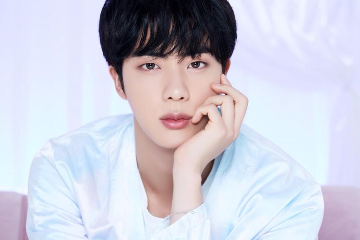 mintillayte's tweet photo. an angel sitting in a soft cloud🥺 https://t.co/br7rQg8eQK