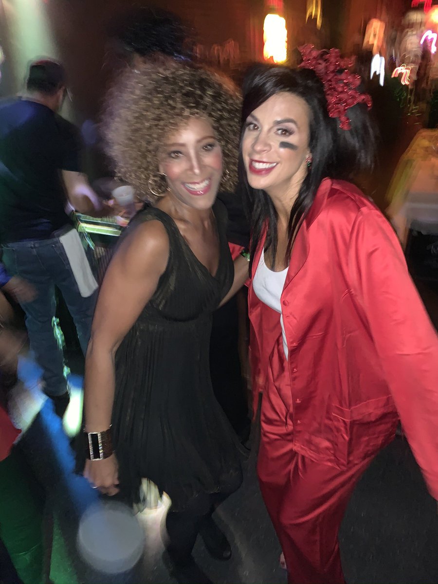 EmilyWTHR's tweet photo. @AndreaWTHR @WTHRcom Eat the Cake, Anna Mae! #ThrowInTheTile https://t.co/qCeT5Zayax