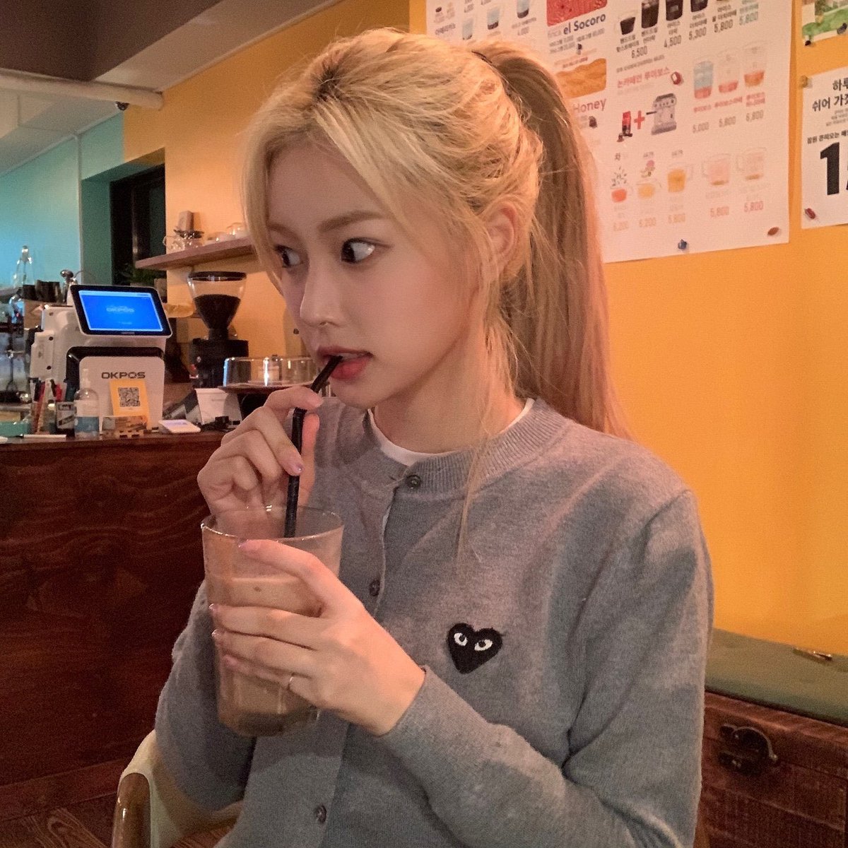 hyewonioey's tweet image. Malem jumatku