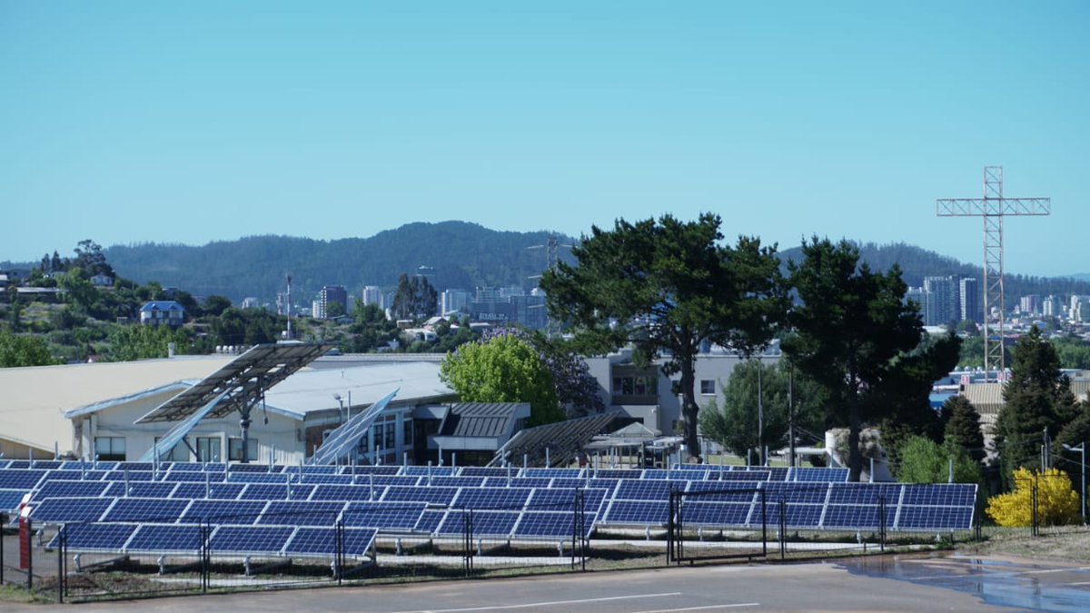 MinEnergia's tweet photo. El proyecto #MicroRed desarrollará investigaciones en electromovilidad, energías renovables e hidrógeno verde.
La inauguración contó con la presencia del subsecretario de Energía, @fjlopezd y la subsecretaria de @min_ciencia, @ctorrear ✅⚡️ https://t.co/YsfXGmP48j