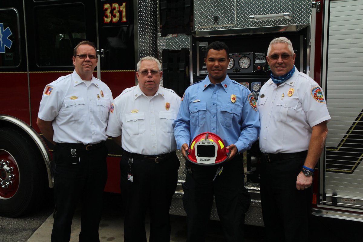 BlufftonFire's tweet photo. The Bluffton Township Fire District would like to congratulate Alex Sanchez on his recent promotion to the Rank of Lieutenant. Lt Sanchez is assigned to Shift 2 Station 37 (Palmetto Bluff).Thank you for your continued service to the citizens of the fire district. #blufftontwpfire https://t.co/Qqqo78dwXC