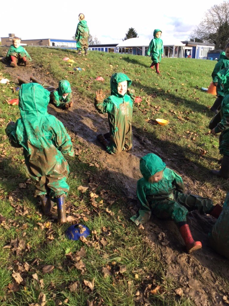 YardleyGSchool's tweet image. Emerald Class - sorry if your children were a little muddy today... but they had a great time! #EYFSphysicaldevelopment