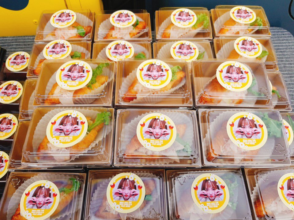 유진이의 떨리고 긴장되는 첫 번째 경연을 응원해 줄 수 있어서 되려 더 고마웠어요. 유진아 끝까지 뒤에서 응원하는 우리가 될게, 사랑아 메일해 ❤
(with. <a href="/art_by_theARK/">바다슈</a>) 

#미쓰백 #메일 #유진 #투명소녀