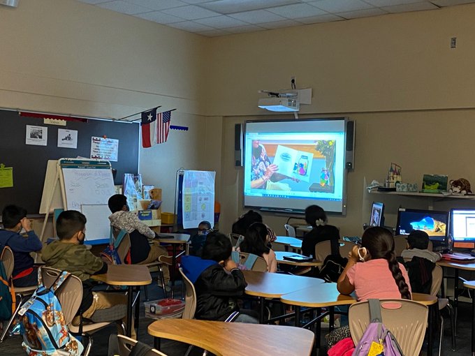 katyisd's tweet photo. .@KatyISD_PIE 25 yr-old #PromisetoRead program brings community partners to visit elementary classrooms & read books. Thanks to technology, community & staff (& Dr. Gregorksi!) pre-recorded reading books so students can have stories on-demand this year: https://t.co/tJ5m5p2GPP https://t.co/j5i9ycCshx