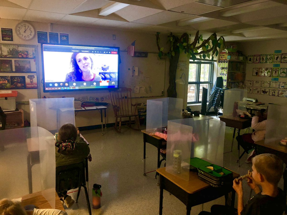 mccullochmemos's tweet photo. During lunch, we enjoyed tuning in to hear @ARTwithJessica read her book, “The Ugly Butterfly” during @CobbSchools fall Read-A-Thon! 🍂🐛🦋 #RFTRCobb @CobbInTech @FreyFlames @KpwrightEDTECH https://t.co/GinYuauWpd