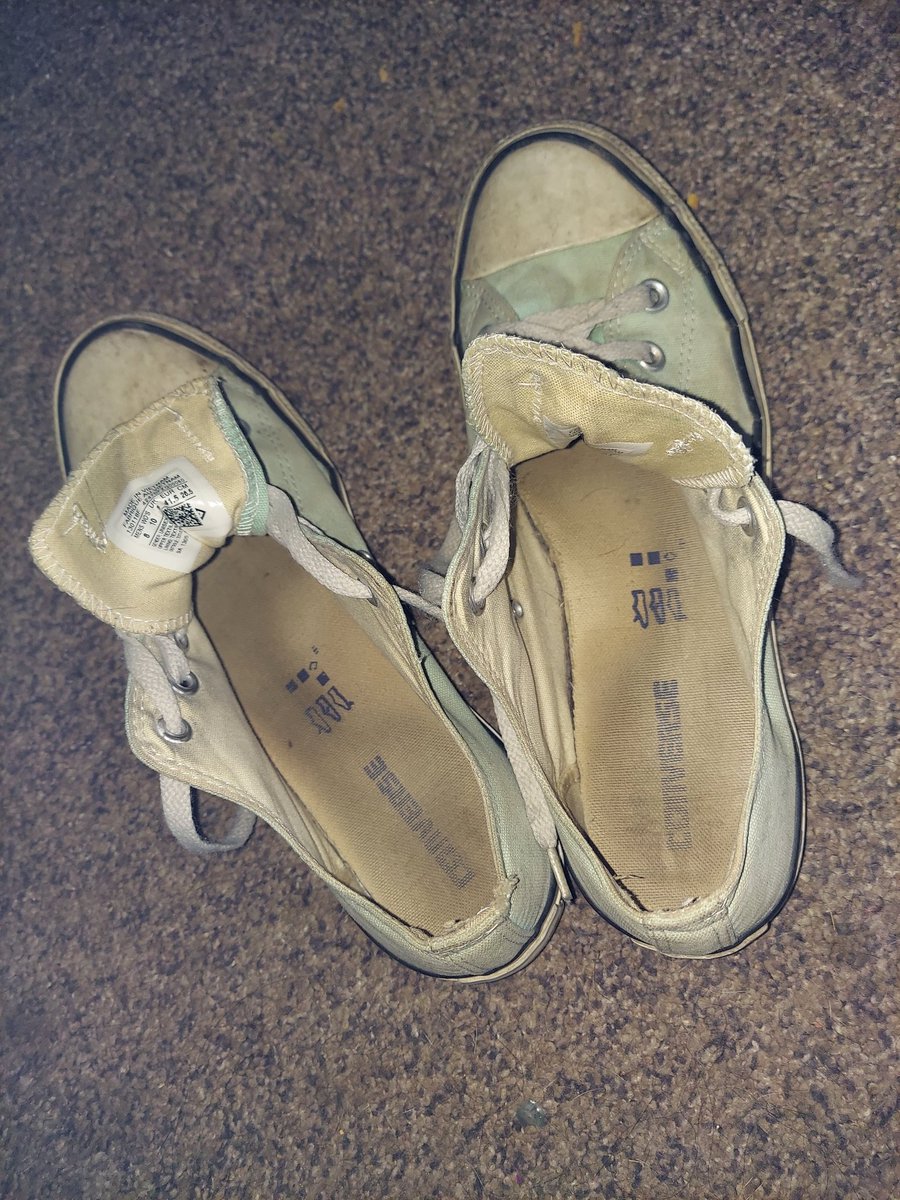 Megatronzz2's tweet photo. Tis the season for new shoesss👟 Pay more then there worth, bc your goddess said so!!

Iv had these since high school. Atleast 6 years old! Well worn w/ &amp; w/o socks. Workout shoes. I know you dirty boys want them 

Shoesforsale paypig footfetish feet stinky sweaty dirty sneakers https://t.co/6wepjzDOcS