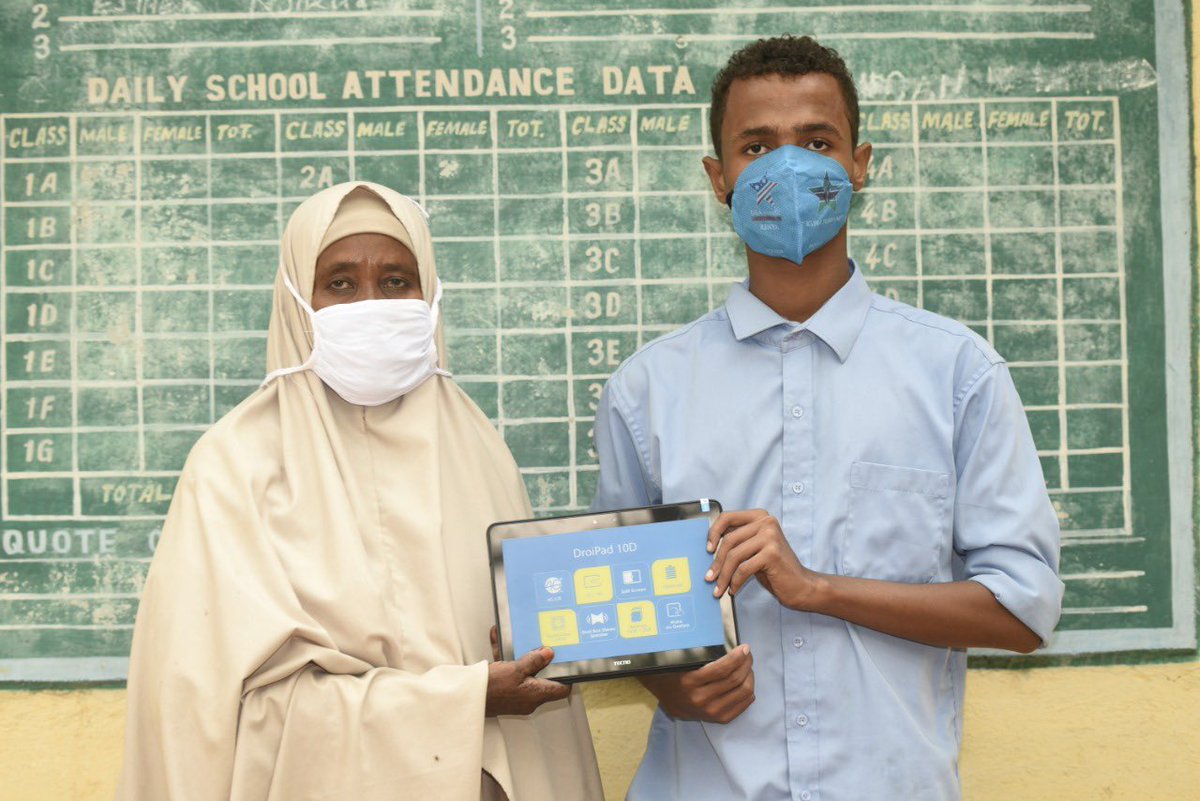 Fathiaabdalla's tweet photo. Grateful to @tecnomobile for standing #WithRefugees and donating tablets to students in the Dadaab camps. Thanks to this vital contribution, they will continue online learning, as part of the #COVID19 prevention and response measures. @TECNOMobile254 @Refugees @CNkwetaSalami https://t.co/B4xt6zLL0t