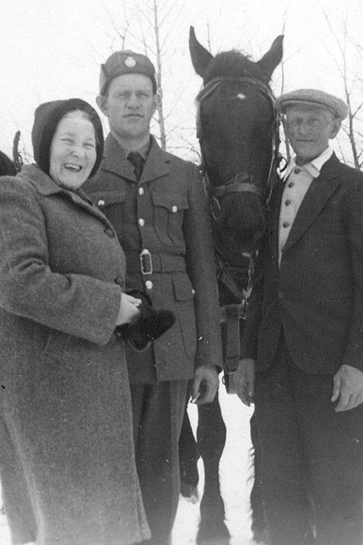 ReganA02's tweet photo. @CAFinUS This is Pte.L.H.C ROBBESTAD.  He was considered too old, so he lied about his age, served with the #CalgaryHighlanders and died in Holland Oct 9/44.  #WeRemember https://t.co/r9S0SZwg46