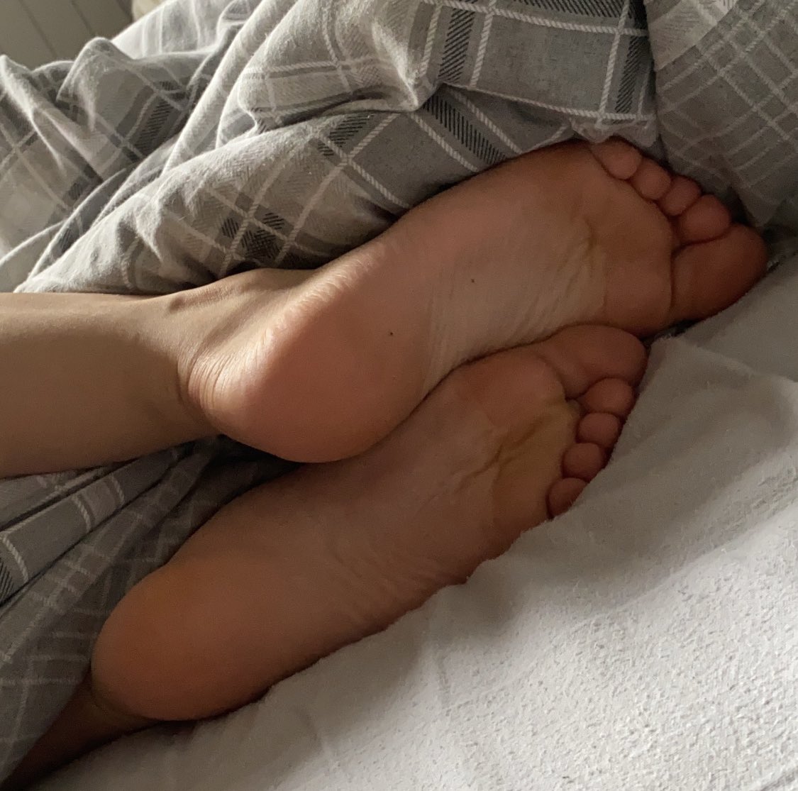 Sexy Small Feet Porn - Tiny feet (@tinyfeetgoddess) / Twitter