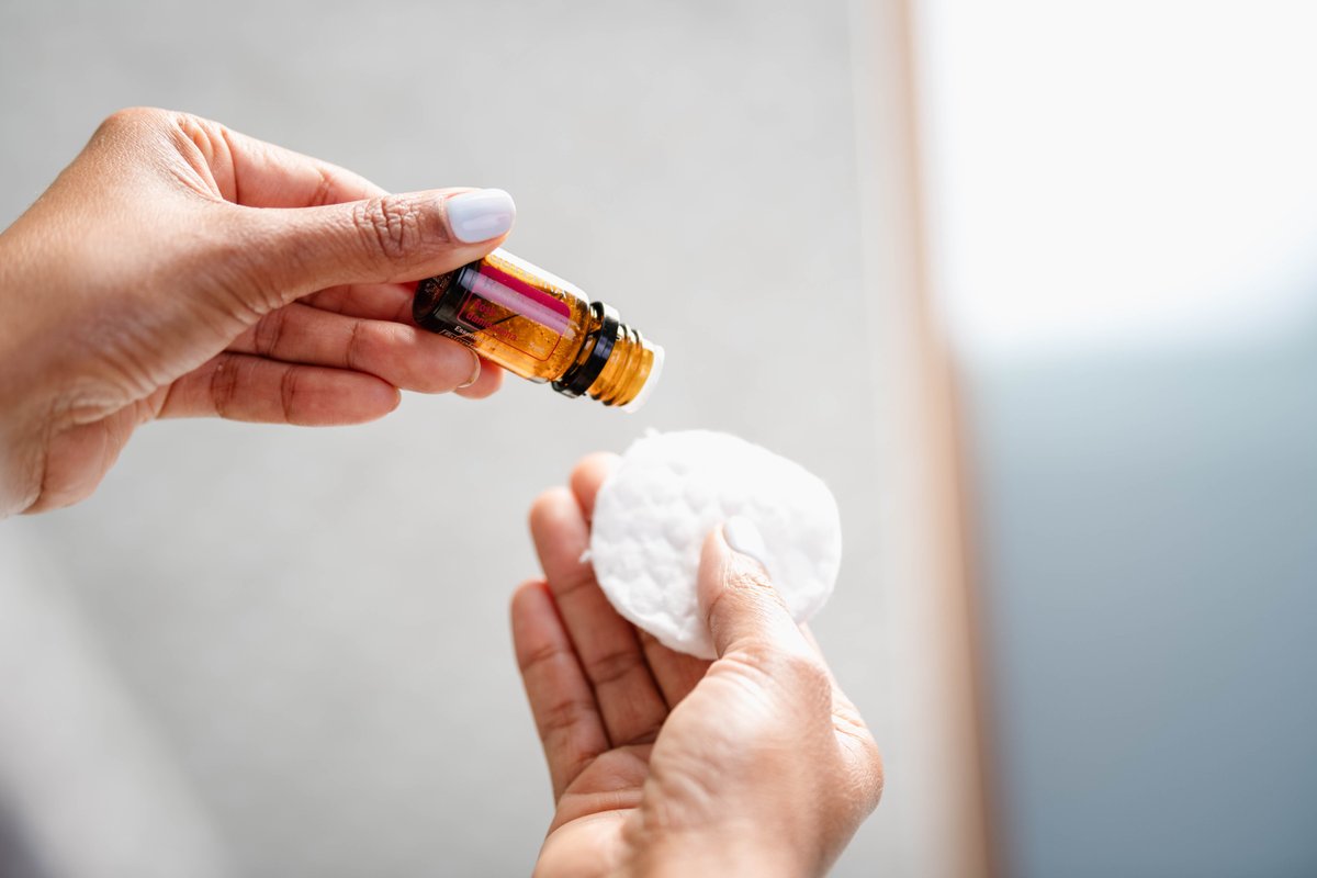 doterra's tweet photo. #OilHack Apply Rose essential oil to skin imperfections to help reduce their appearance.
What is your favorite way to use Rose essential oil?
https://t.co/p8SKj5hXeb https://t.co/oqOcJk0eXf
