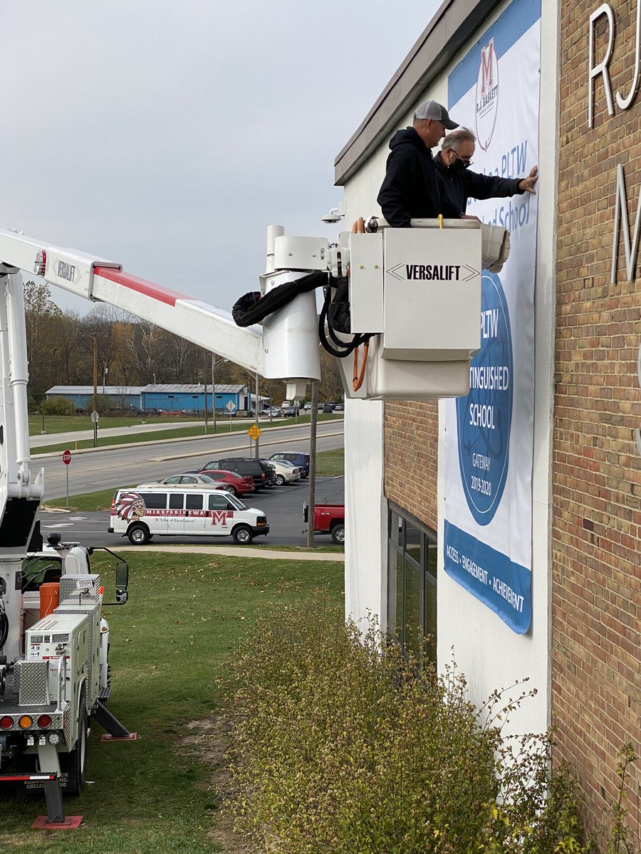 rjbaskettms's tweet photo. Congratulations to R.J. Baskett Middle School students &amp; staff for receiving Distinguished School status from PLTW for the 2019-2020 school year. Thank you to Mr Gosser and Gas City for your assistance! https://t.co/iEk9PiGmQ4