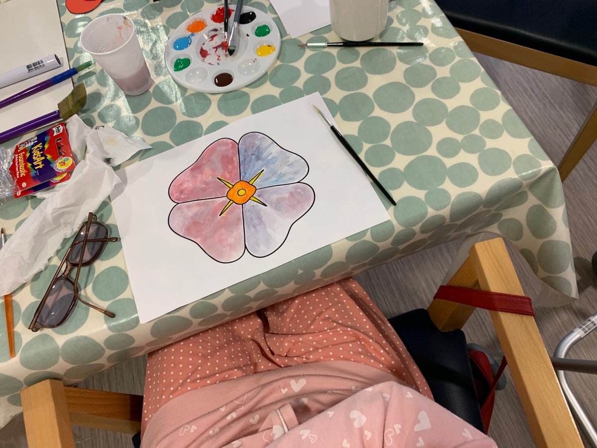 K_and_R_NHS's tweet photo. Ahead of #RemembranceSunday some of our patients have enjoyed making a poppy garden display and participating in reminiscence discussions with our dedicated activity team https://t.co/IgssHgoZbE