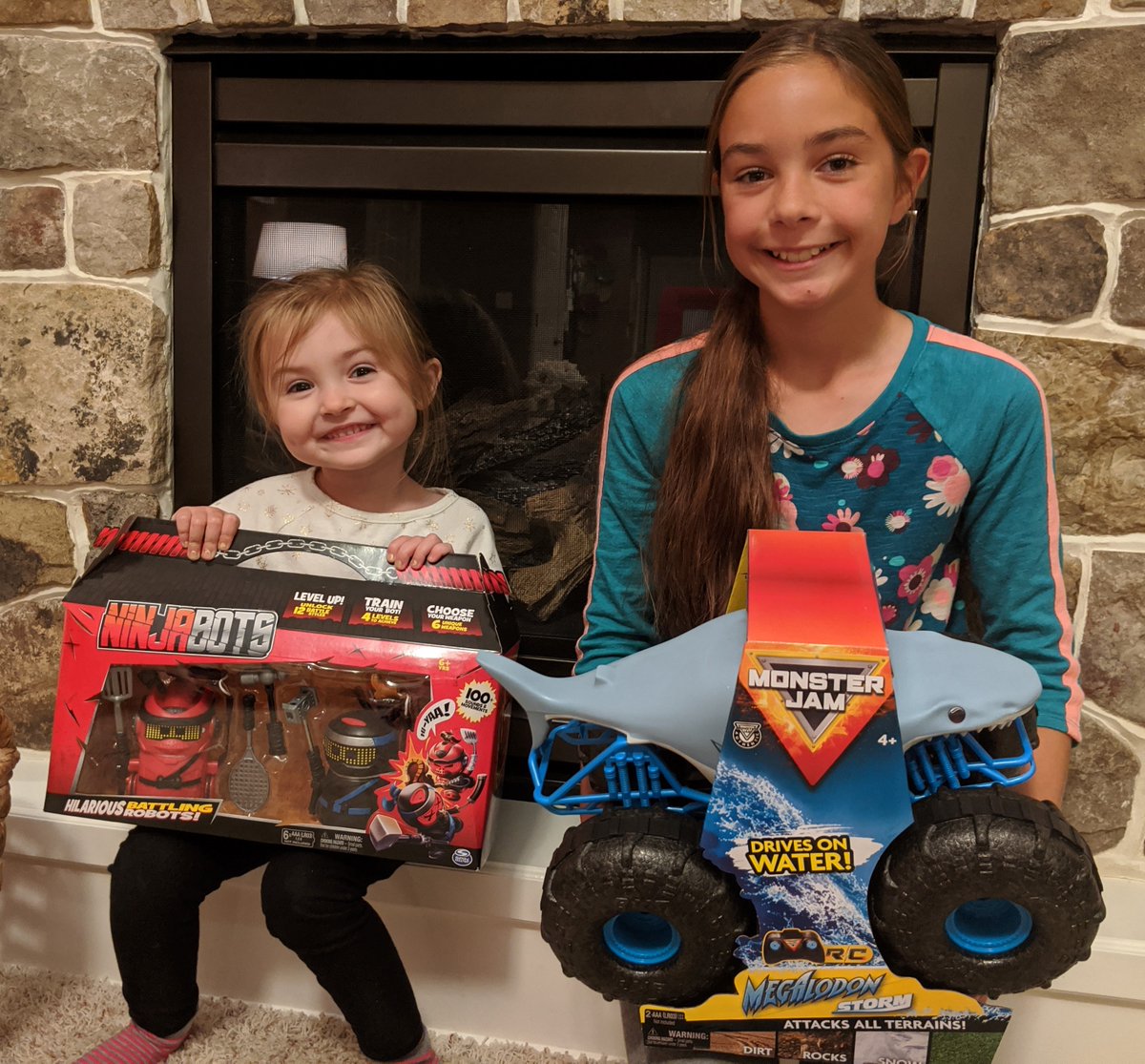 couponcutting's tweet photo. Check out these FUN remote control toys from @SpinMaster and @tryazon that should be on your kid's wishlists this holiday! My favorite one is the #StuntShot with soft wheels that doesn't beat up your walls and furniture. #tryazon #MonsterJam #SpinMasterMonsterJam #MegalodonStorm https://t.co/yMIDbYiUGY