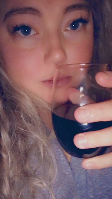 Always here for thirsty Thursday!   🍷 🍹 🍺 🥤 🍷 🍹 🍺 🥤 🍷 https://t.co/gFGA10aJat