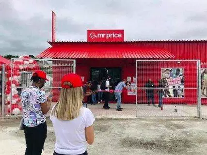 NdzaviDerrick's tweet photo. Mr Price has launched "Spaza shops" containers, not selling Food TakeAways, but the same products sold in their retail shops, right in townships. https://t.co/IWK2SSPKHI