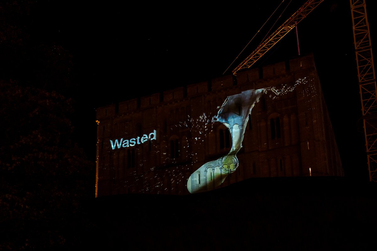 FoodSavvySfk's tweet photo. This udderly incredible light installation at @norwichcastle was made by light artist Ulf Pedersen @muffled1 to raise awareness that 6.7 million pints of milk get wasted each year in Suffolk and Norfolk! Check out Ulf's work here 👀👉https://t.co/XjzuA2Zv7z #FoodSavvy https://t.co/i4s4JNwoLA