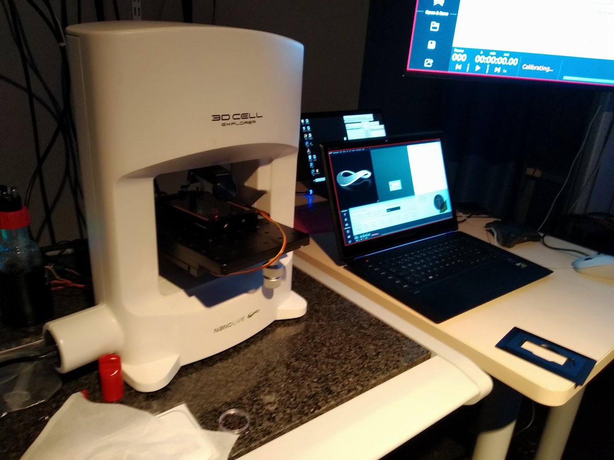 Po_Strale's tweet photo. Today I had the opportunity to test @NanoLiveLtd holographic microscope at @BIC_Bordeaux.  Really impressed by what one can get from non-labelled cells! Can't wait to see the 4D movies of my favorite micropatterned cells! https://t.co/ZKKCAGEbNS