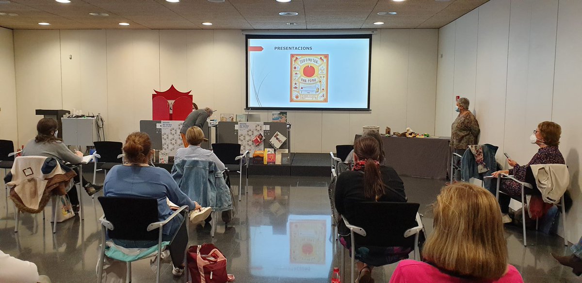 margarida_vlc's tweet photo. Hui hem fet els tallers pràctics de l'#EscoladeTardor #CarmeMiquel a #Elx. Tot un repte, però amb un equipàs que fa màgia! #DGIEO #SEP https://t.co/exa909EuF0
