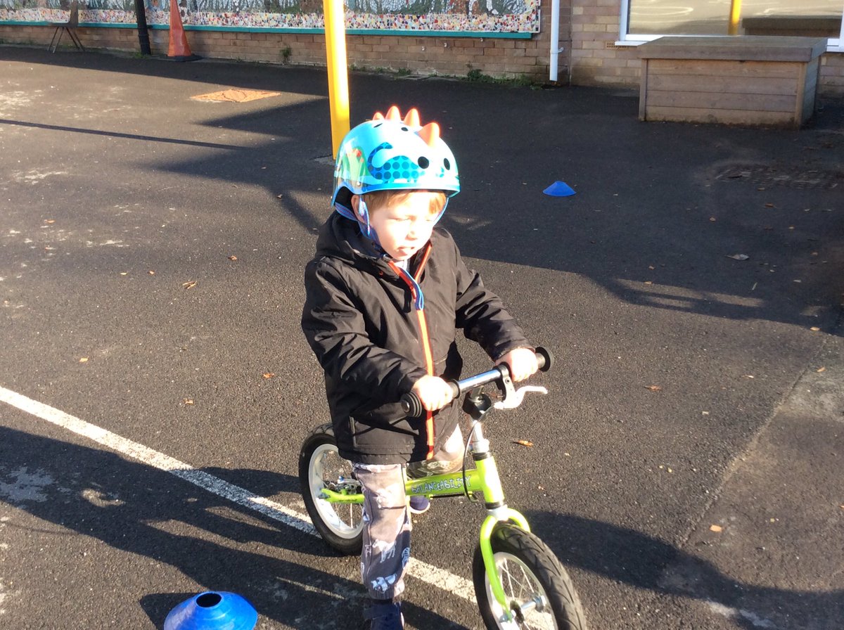EyfsLakeside's tweet photo. RW had such a great balanceability session this afternoon! 🚴🏼 https://t.co/lFNHeBejTz