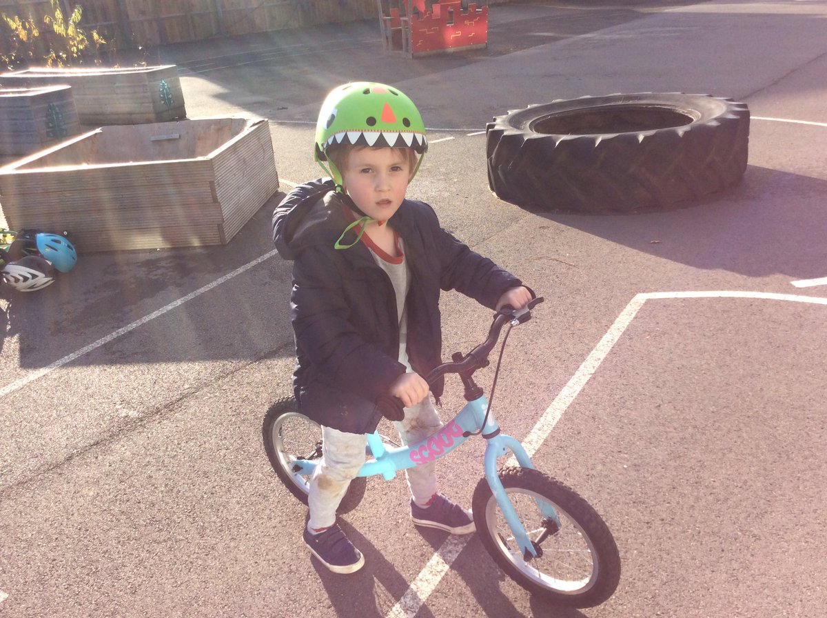 EyfsLakeside's tweet photo. RW had such a great balanceability session this afternoon! 🚴🏼 https://t.co/lFNHeBejTz