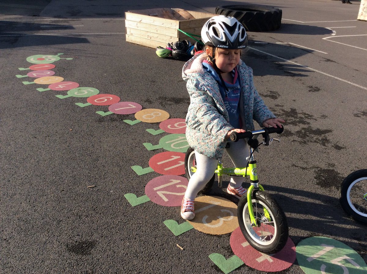 EyfsLakeside's tweet photo. RW had such a great balanceability session this afternoon! 🚴🏼 https://t.co/lFNHeBejTz